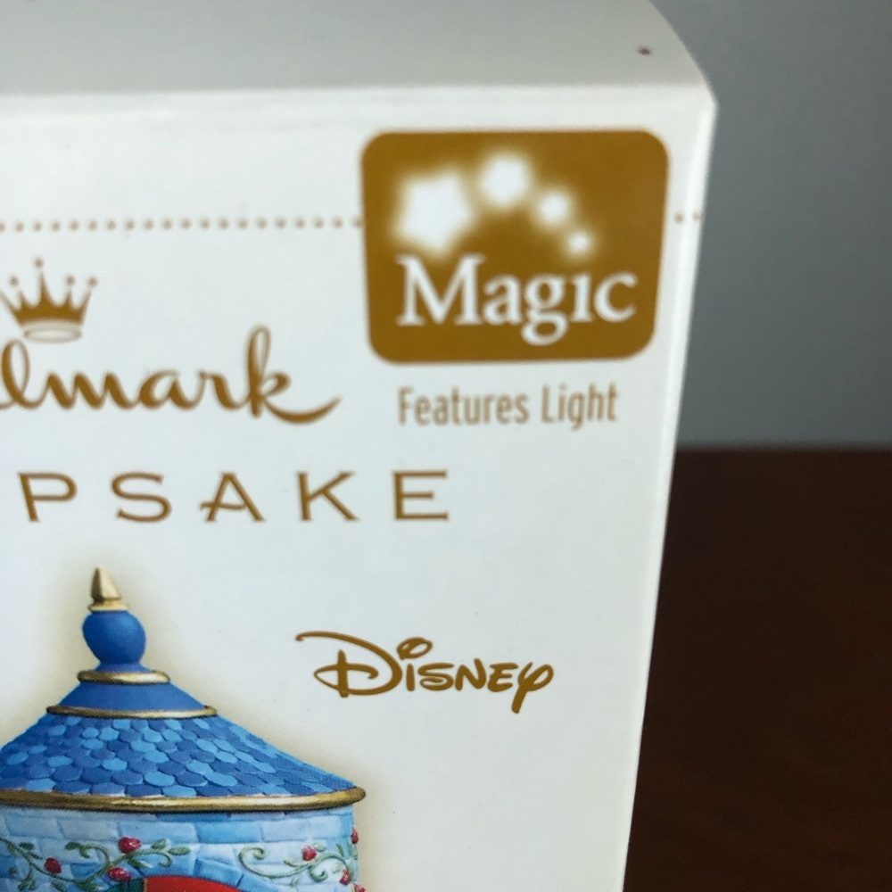 Vintage Hallmark Disney Princess Tower Ornament - Picture 6 of 10